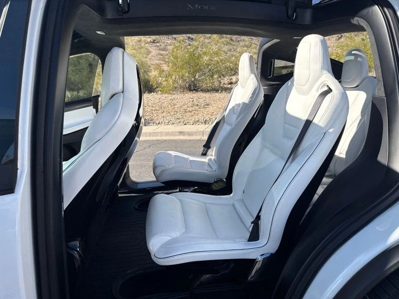 2016 Tesla Model X - Image 5 of 9