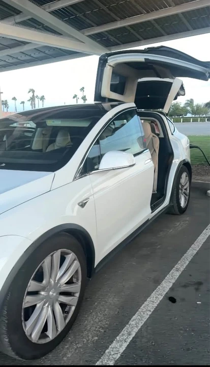 2016 Tesla Model X - Image 3 of 4