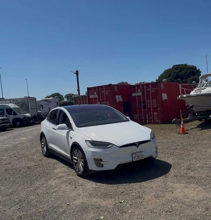 2016 Tesla Model X - Image 4 of 4