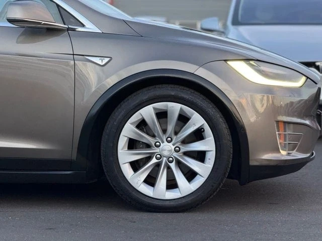2016 Tesla Model X - Image 7 of 12