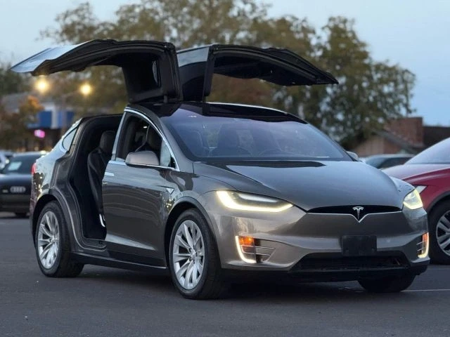 2016 Tesla Model X - Image 11 of 12