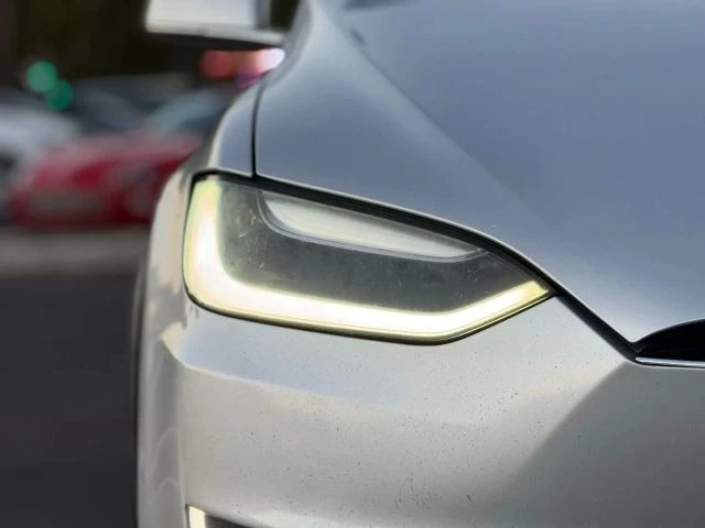 2016 Tesla Model X - Image 6 of 12