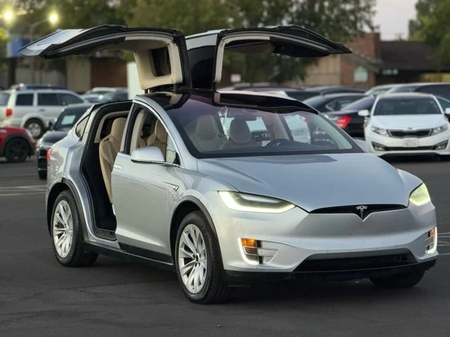 2016 Tesla Model X - Image 11 of 12
