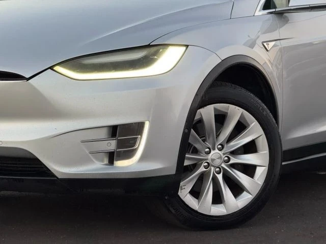 2016 Tesla Model X - Image 2 of 12