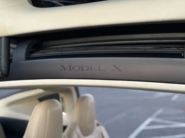 2016 Tesla Model X - Image 19 of 21