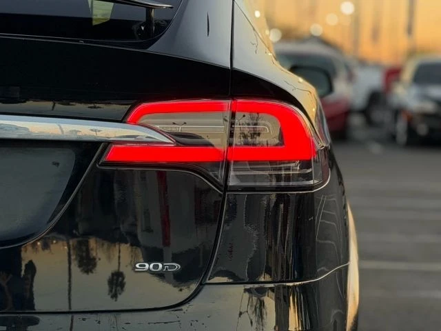 2016 Tesla Model X - Image 9 of 21