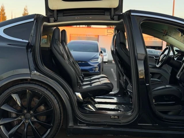 2016 Tesla Model X - Image 19 of 21