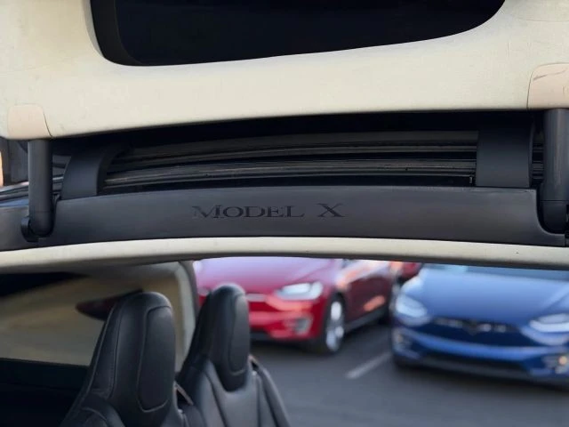 2016 Tesla Model X - Image 18 of 21