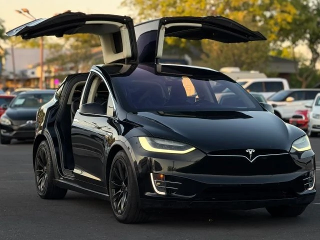 2016 Tesla Model X - Image 10 of 21