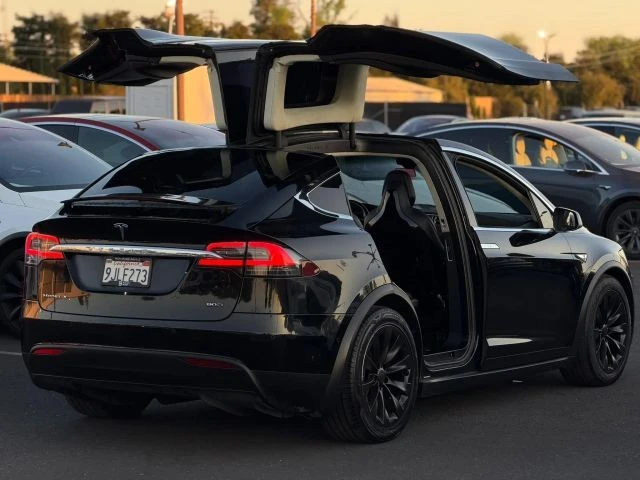 2016 Tesla Model X - Image 13 of 21