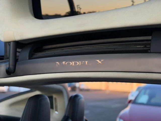 2016 Tesla Model X - Image 18 of 21