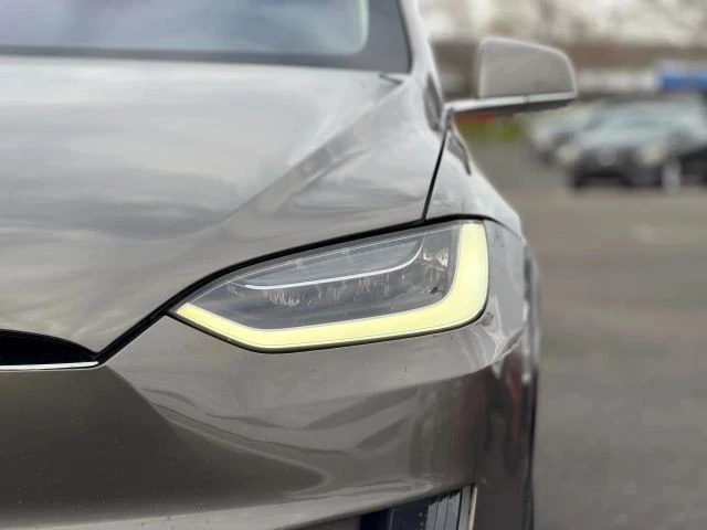 2016 Tesla Model X - Image 6 of 21
