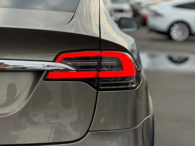 2016 Tesla Model X - Image 9 of 21