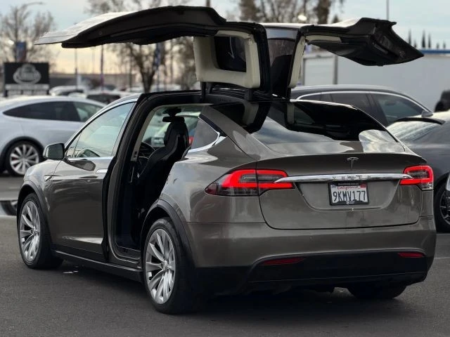 2016 Tesla Model X - Image 13 of 21