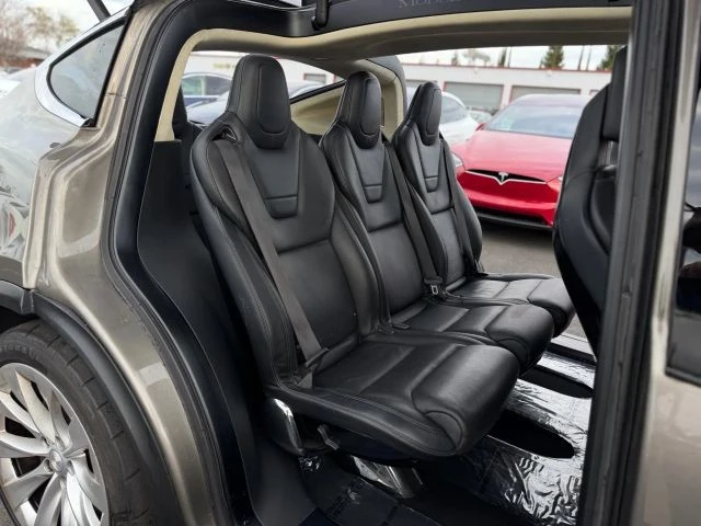 2016 Tesla Model X - Image 16 of 21