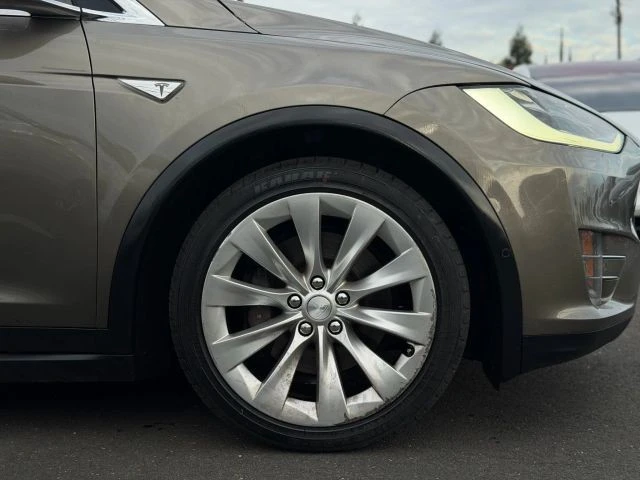2016 Tesla Model X - Image 7 of 21