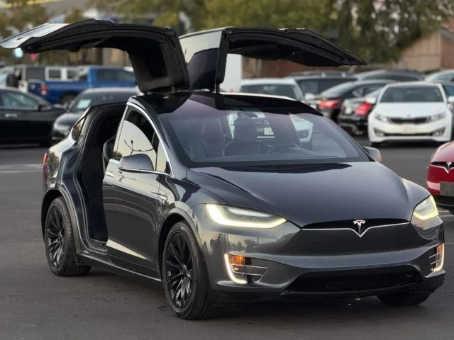 2016 Tesla Model X - Image 11 of 21