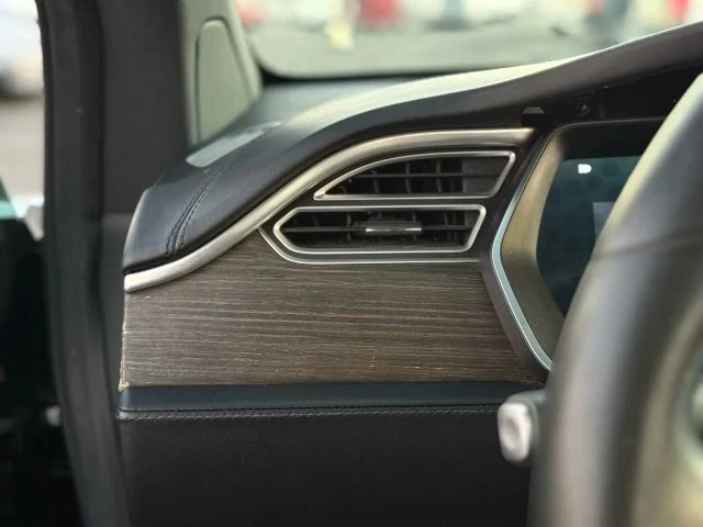 2016 Tesla Model X - Image 19 of 21