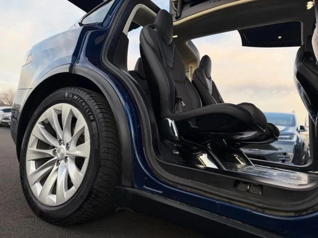 2016 Tesla Model X - Image 18 of 21