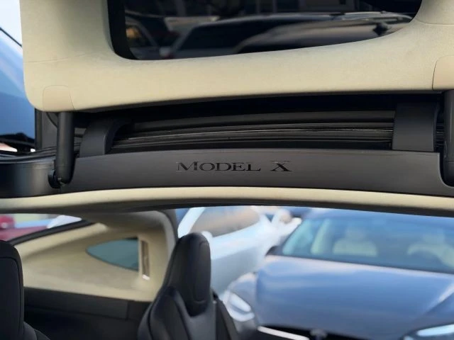 2016 Tesla Model X - Image 17 of 21