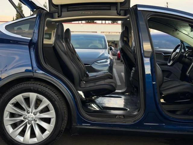 2016 Tesla Model X - Image 19 of 21