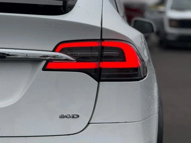 2016 Tesla Model X - Image 9 of 12