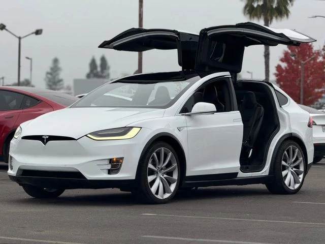2016 Tesla Model X - Image 11 of 12