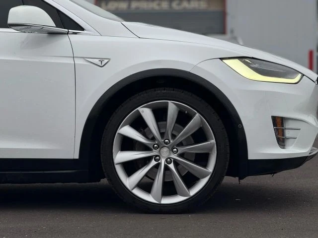 2016 Tesla Model X - Image 7 of 12