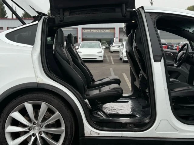2016 Tesla Model X - Image 18 of 21