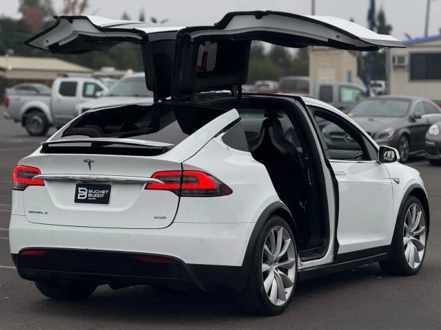 2016 Tesla Model X - Image 13 of 21