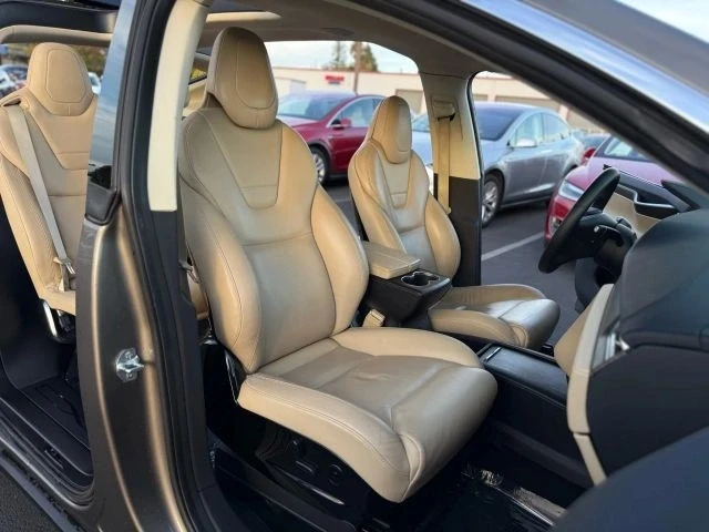 2016 Tesla Model X - Image 15 of 21