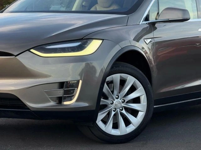2016 Tesla Model X - Image 2 of 12