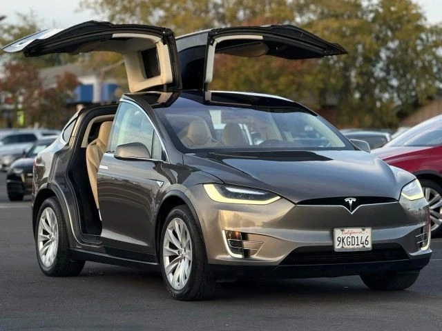 2016 Tesla Model X - Image 11 of 12