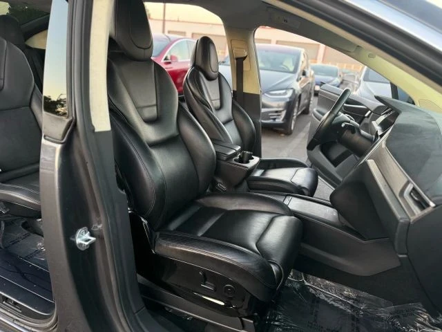 2016 Tesla Model X - Image 15 of 21