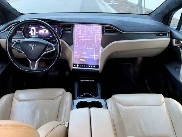 2016 Tesla Model X - Image 11 of 20