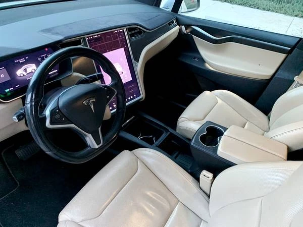 2016 Tesla Model X - Image 10 of 20