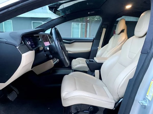 2016 Tesla Model X - Image 9 of 20