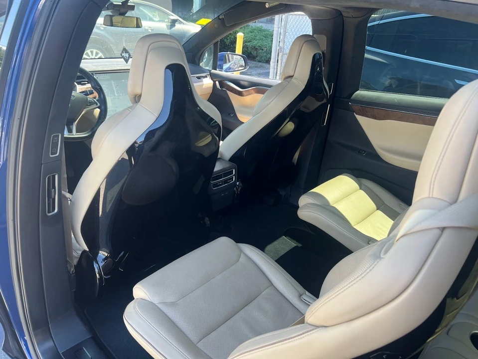 2016 Tesla Model X - Image 15 of 17