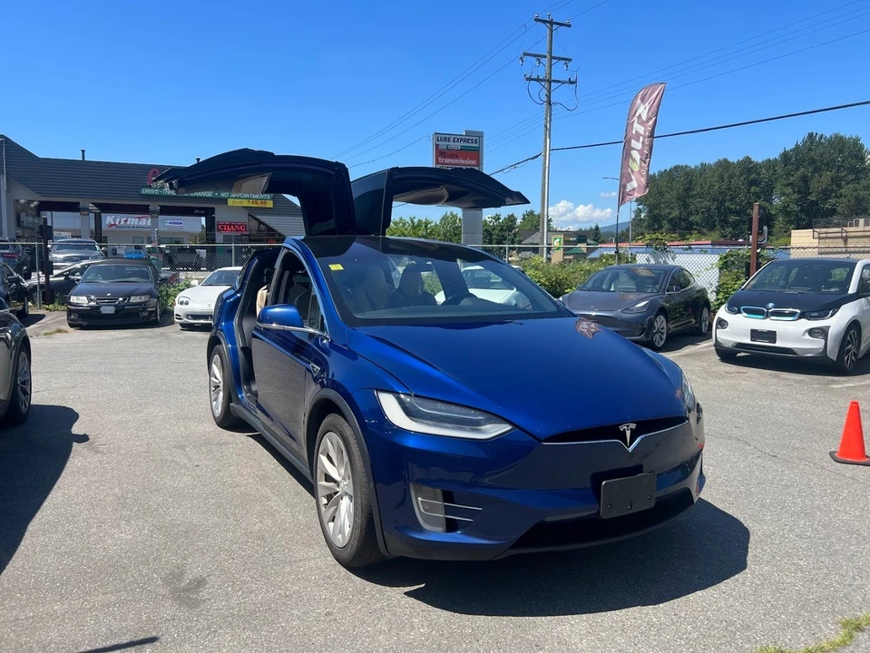 2016 Tesla Model X - Image 5 of 17