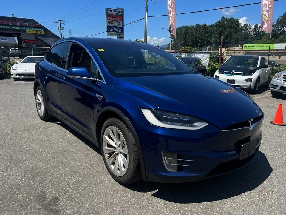 2016 Tesla Model X - Image 2 of 17