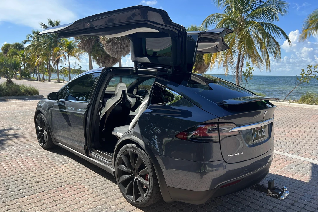 2016 Tesla Model X - Image 4 of 20