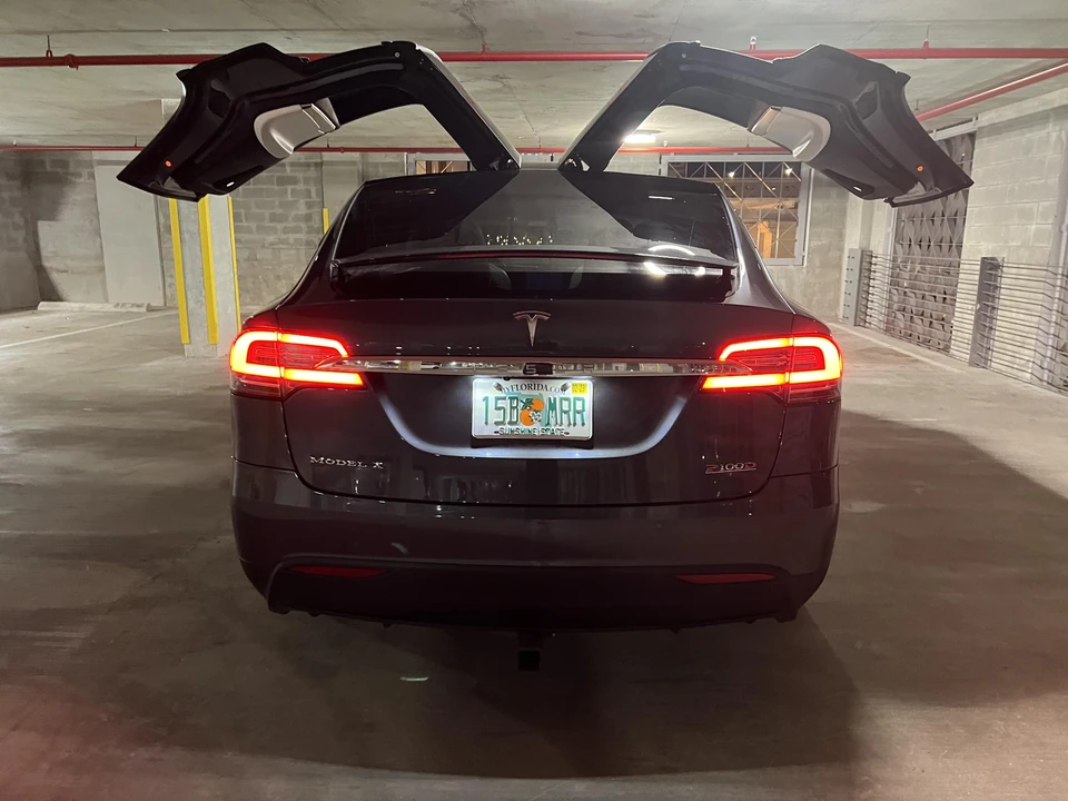 2016 Tesla Model X - Image 11 of 20