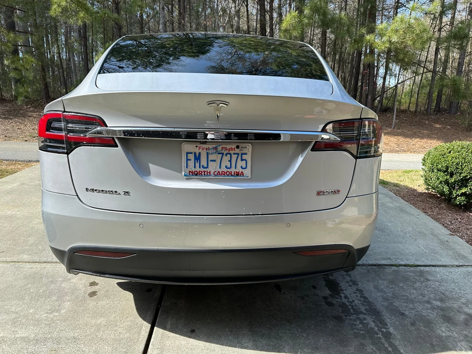 2016 Tesla Model X - Image 9 of 31
