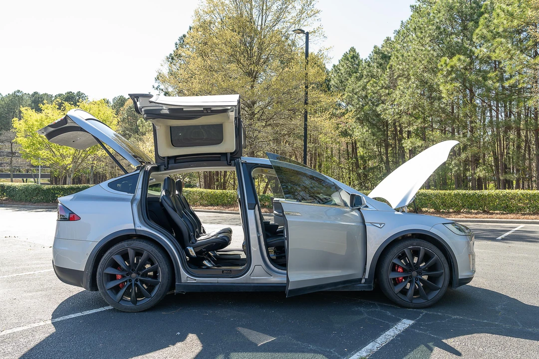 2016 Tesla Model X - Image 28 of 31