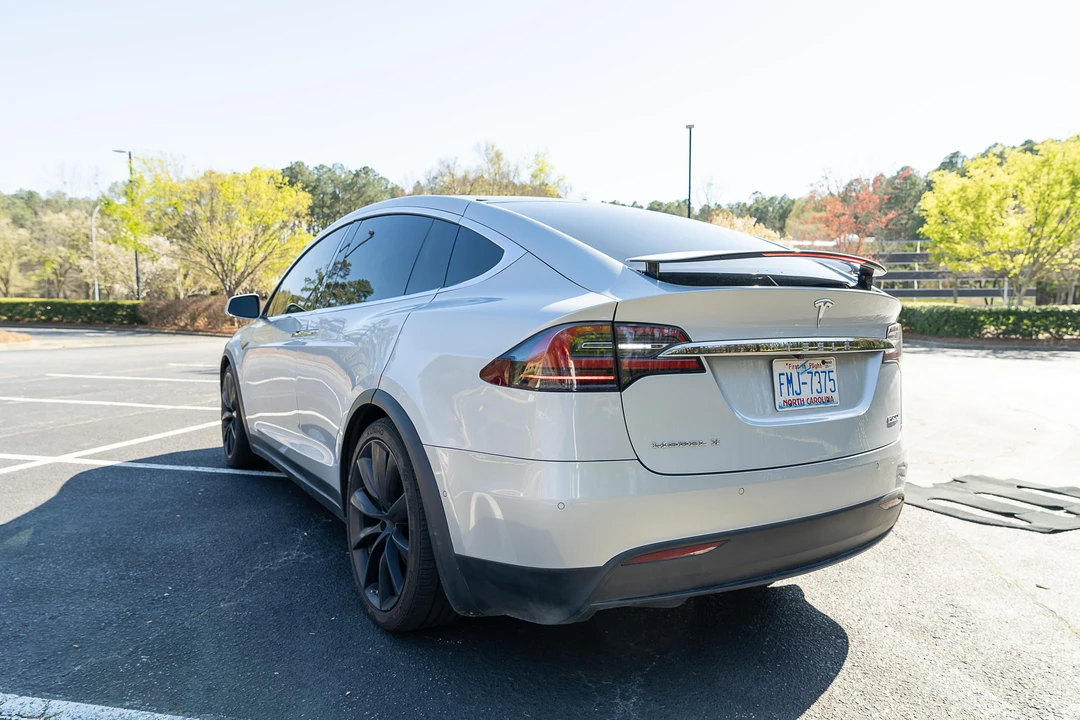 2016 Tesla Model X - Image 18 of 31