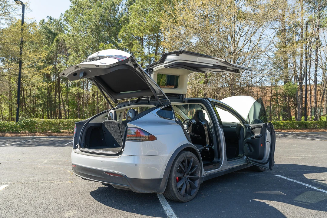 2016 Tesla Model X - Image 27 of 31