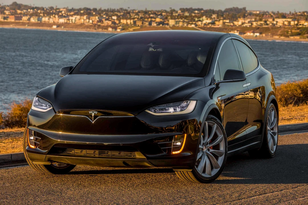 2016 Tesla Model X - Image 7 of 23