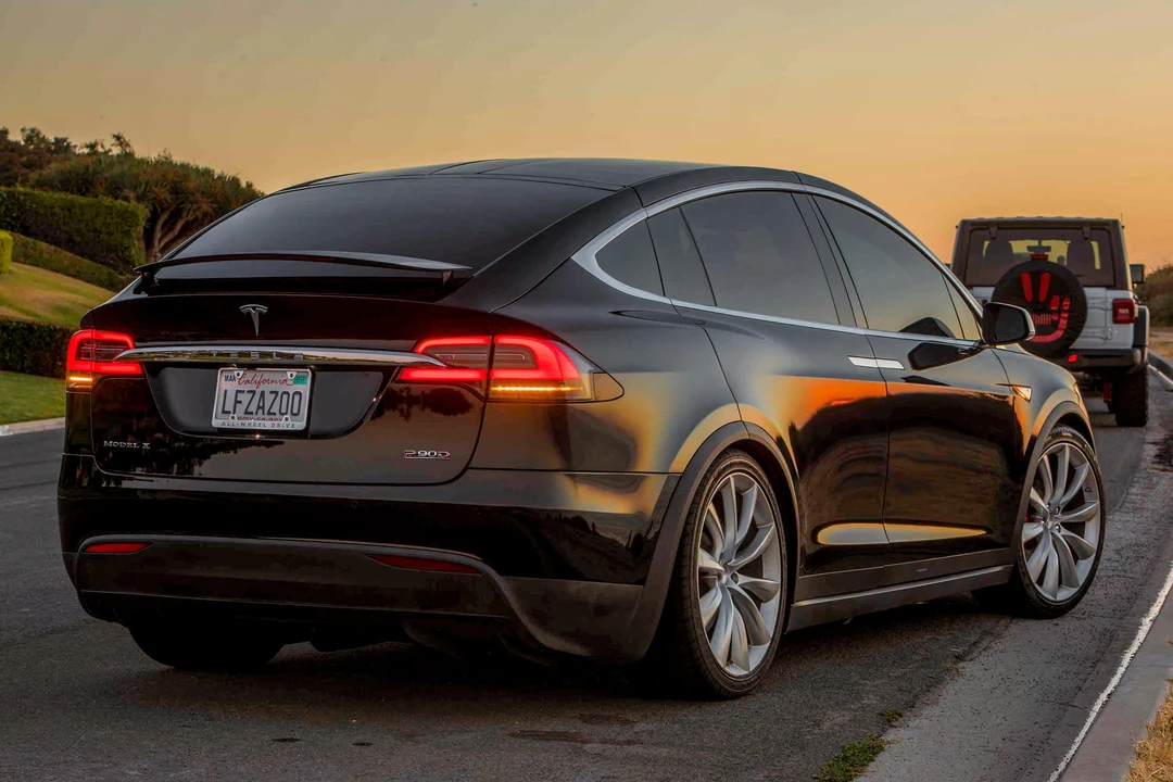 2016 Tesla Model X - Image 14 of 23