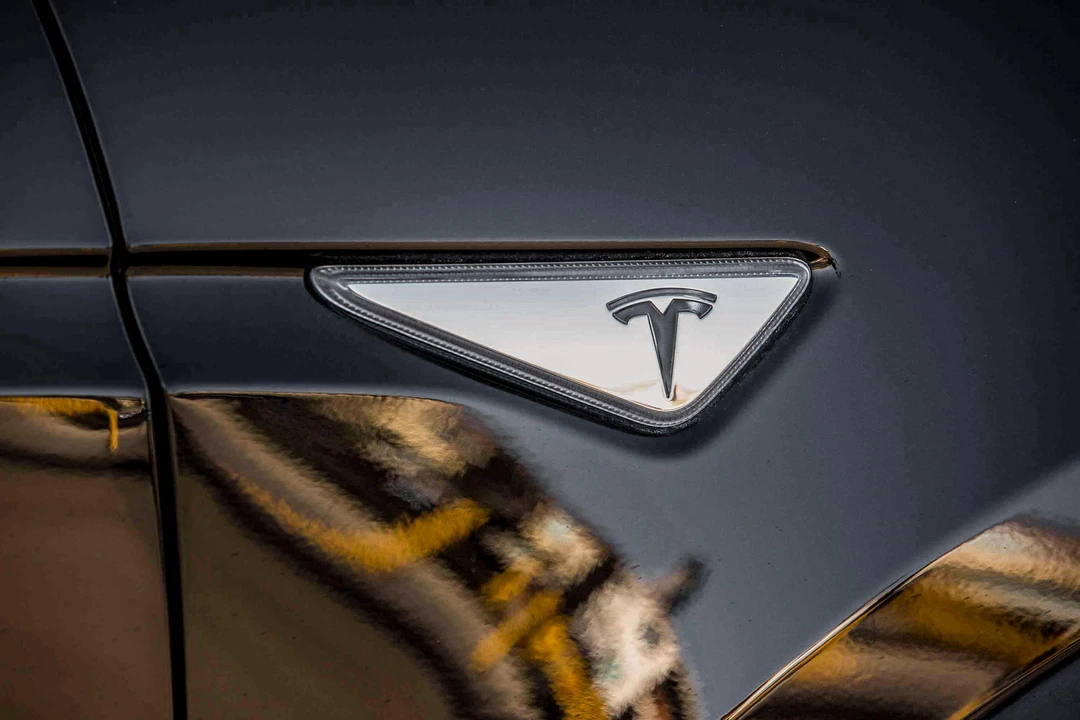 2016 Tesla Model X - Image 17 of 23