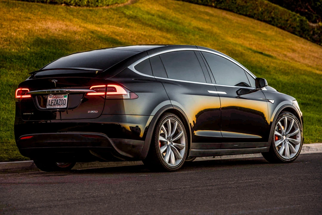 2016 Tesla Model X - Image 15 of 23